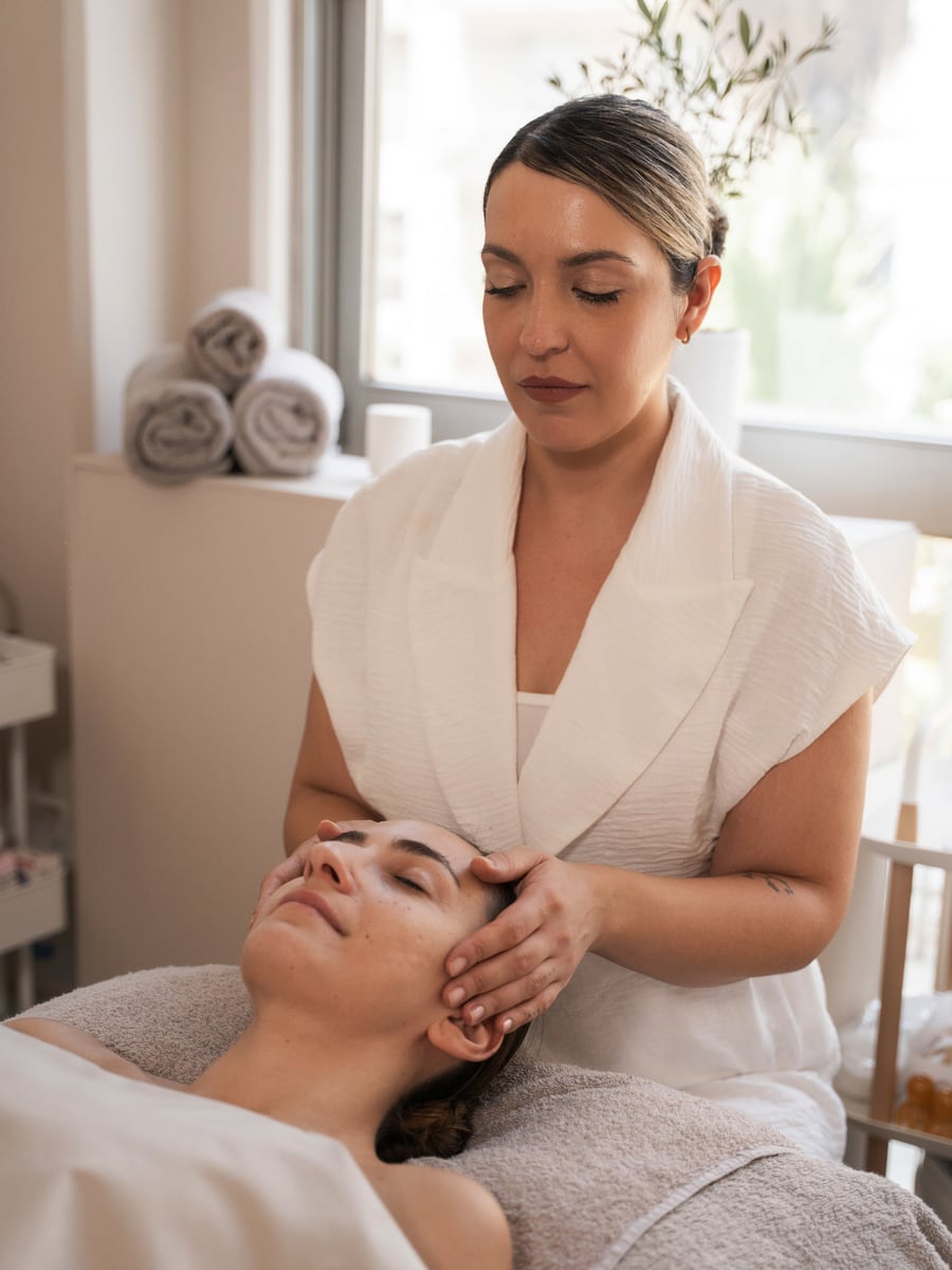 Φαίη Μπαΐρα, Αισθητικός · Skin Therapist